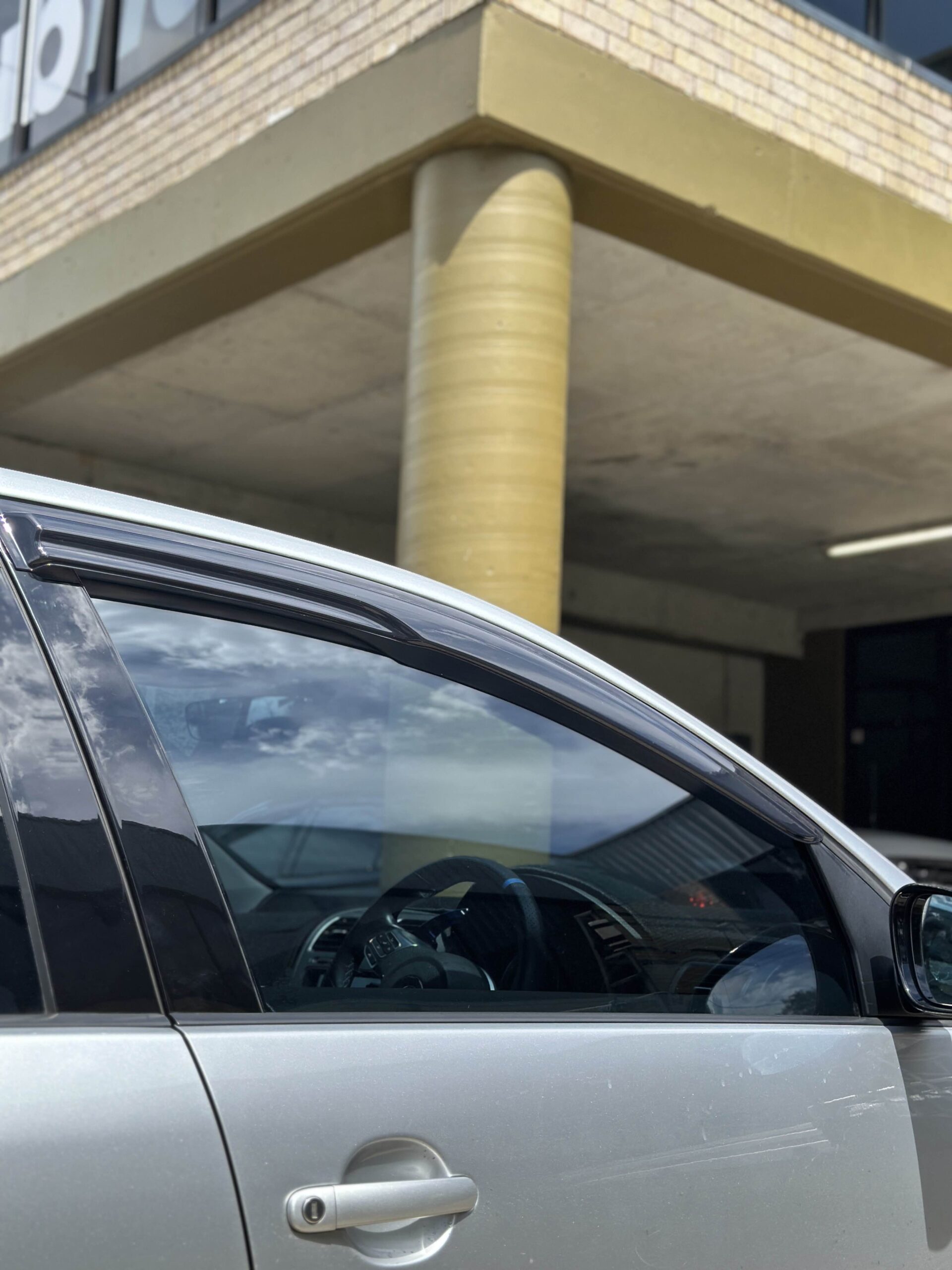 VW Golf MK5 Weathershields - Image 2